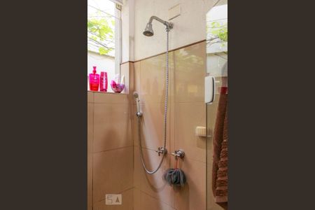 Casa à venda com 250m², 3 quartos e 3 vagasBanheiro da Suíte 2