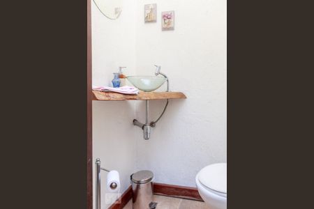 Casa à venda com 250m², 3 quartos e 3 vagasLavabo