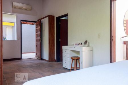 Casa à venda com 250m², 3 quartos e 3 vagasSuíte 2