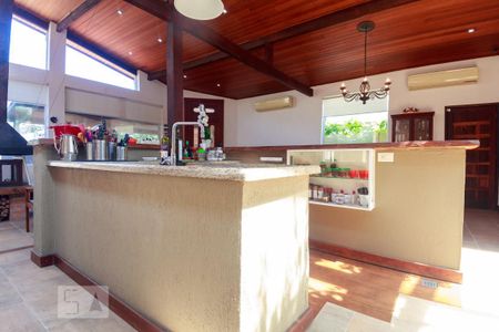 Casa à venda com 250m², 3 quartos e 3 vagasCozinha