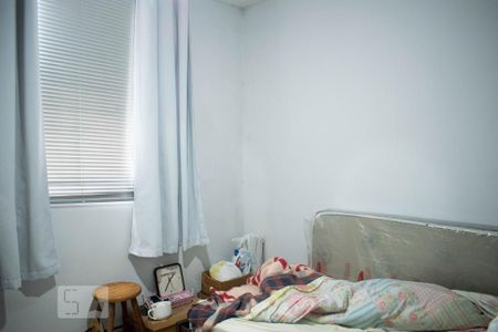 Quarto 1 de apartamento para alugar com 2 quartos, 43m² em Vila Nova, Porto Alegre