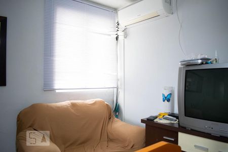 Sala de Estar de apartamento para alugar com 2 quartos, 43m² em Vila Nova, Porto Alegre