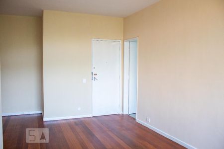 Apartamento para alugar com 80m², 2 quartos e 1 vaga Apartamento para alugar com 80m², 2 quartos e 1 vagaSala