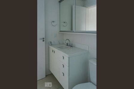 Apartamento à venda com 67m², 2 quartos e 1 vagaBanheiro da Suíte