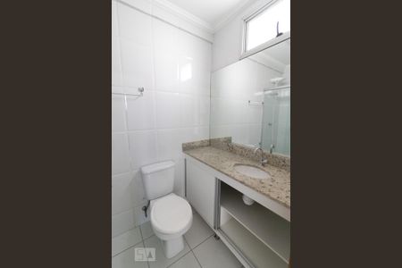 Apartamento para alugar com 60m², 2 quartos e 1 vaga Apartamento para alugar com 60m², 2 quartos e 1 vagaBanheiro do Quarto 2