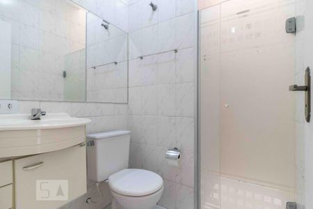 Banheiro da Suíte de casa de condomínio para alugar com 2 quartos, 65m² em Vila Esperança, São Paulo