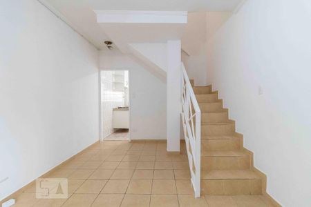 Sala de casa de condomínio para alugar com 2 quartos, 65m² em Vila Esperança, São Paulo