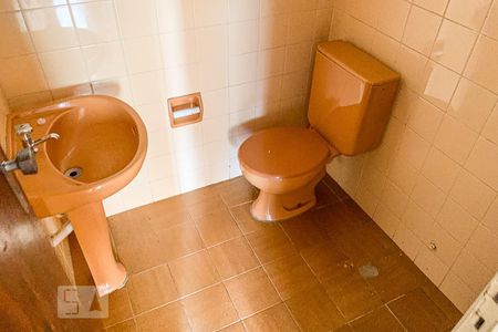 Banheiro de apartamento à venda com 1 quarto, 49m² em Centro, Campinas