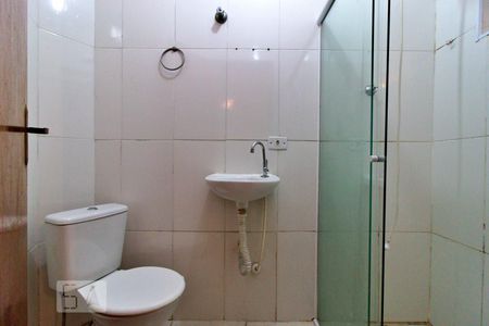 Banheiro de casa para alugar com 1 quarto, 40m² em Vila Franca, São Paulo