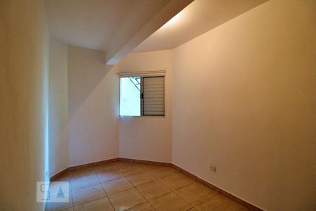 Quarto de casa para alugar com 1 quarto, 40m² em Vila Franca, São Paulo