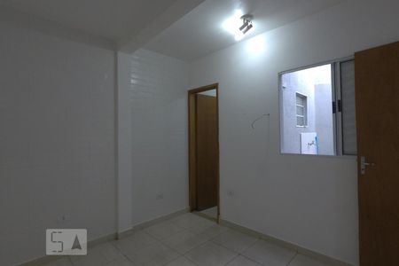 Quarto de casa para alugar com 1 quarto, 40m² em Vila Franca, São Paulo