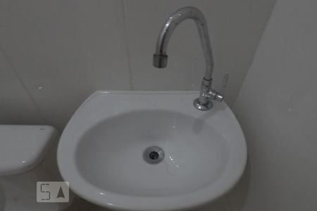 Banheiro de casa para alugar com 1 quarto, 40m² em Vila Franca, São Paulo