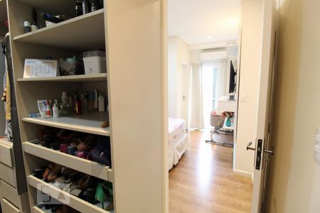 Apartamento à venda com 160m², 2 quartos e 2 vagasCloset