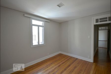 Casa para alugar com 220m², 3 quartos e 2 vagasQuarto 3