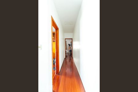 Corredor dos quartos de casa à venda com 3 quartos, 200m² em Vila Santa Luzia, São Bernardo do Campo