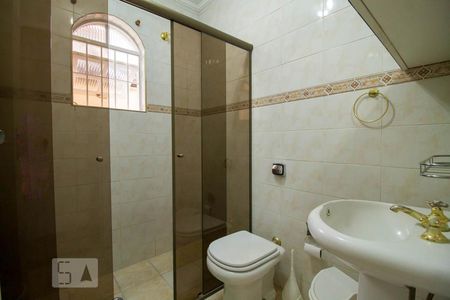Casa à venda com 375m², 3 quartos e 2 vagasBanheiro 
