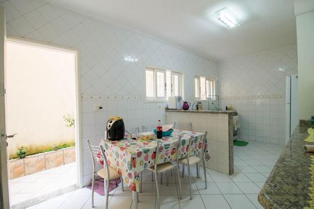 Casa à venda com 375m², 3 quartos e 2 vagasCozinha 