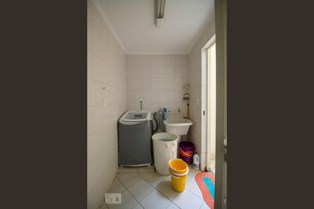 Casa à venda com 375m², 3 quartos e 2 vagasLavanderia 