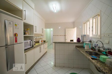 Casa à venda com 375m², 3 quartos e 2 vagasCozinha 