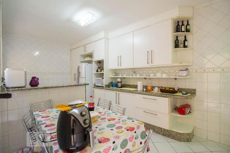 Casa à venda com 375m², 3 quartos e 2 vagasCozinha 