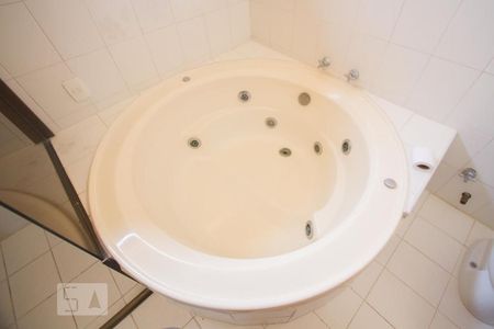 Casa à venda com 410m², 3 quartos e 6 vagasDetalhe Banheiro Suíte