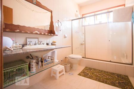 Casa à venda com 410m², 3 quartos e 6 vagasBanheiro