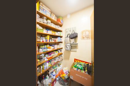 Casa à venda com 410m², 3 quartos e 6 vagasDespensa