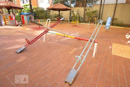 Apartamento para alugar com 80m², 3 quartos e 2 vagasÁrea comum - playground