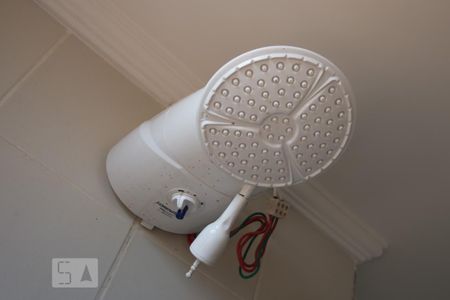 Apartamento para alugar com 80m², 3 quartos e 2 vagasBanheiro da suíte - chuveiro