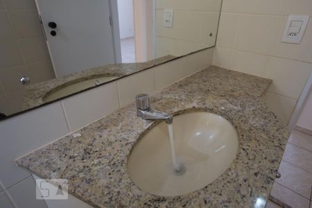 Apartamento para alugar com 80m², 3 quartos e 2 vagasBanheiro social - pia