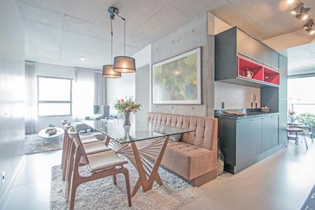 Sala de Jantar e Cozinha de apartamento para alugar com 2 quartos, 73m² em Jardim das Acácias, São Paulo