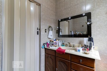 Casa à venda com 240m², 5 quartos e 4 vagasBanheiro Social