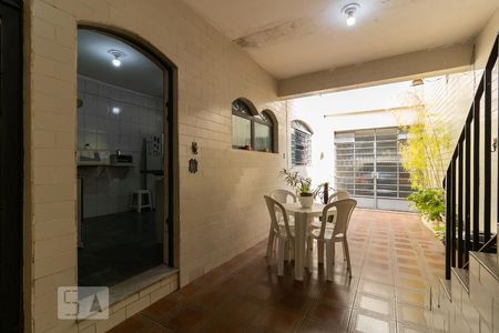 Casa à venda com 240m², 5 quartos e 4 vagasÁrea Externa - Quintal