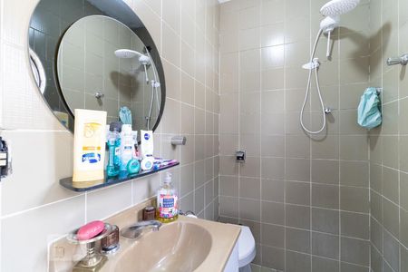 Casa à venda com 240m², 5 quartos e 4 vagasBanheiro da Suíte 2