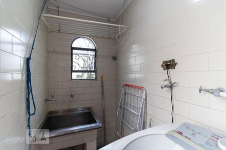 Casa à venda com 240m², 5 quartos e 4 vagasLavanderia