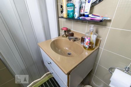 Casa à venda com 240m², 5 quartos e 4 vagasBanheiro da Suíte 2