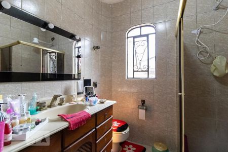 Casa à venda com 240m², 5 quartos e 4 vagasBanheiro Social