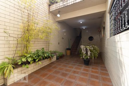 Casa à venda com 240m², 5 quartos e 4 vagasÁrea Externa - Quintal