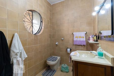 Casa à venda com 240m², 5 quartos e 4 vagasBanheiro da Suíte 1