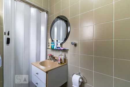 Casa à venda com 240m², 5 quartos e 4 vagasBanheiro da Suíte 2