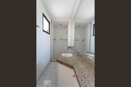 Apartamento à venda com 149m², 4 quartos e 4 vagasBanheiro da Suíte 1