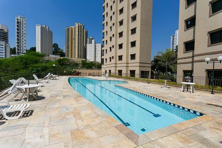 Apartamento à venda com 149m², 4 quartos e 4 vagasÁrea comum - Piscina