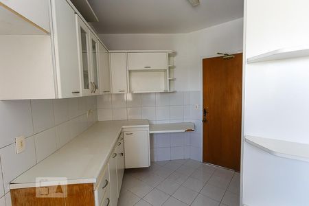 Apartamento à venda com 149m², 4 quartos e 4 vagasCozinha