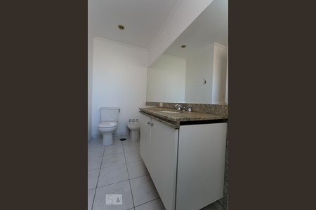 Apartamento à venda com 149m², 4 quartos e 4 vagasBanheiro da Suíte 2