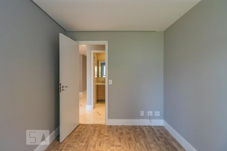 Quarto 1 de apartamento para alugar com 2 quartos, 70m² em Empresarial 18 do Forte, Barueri