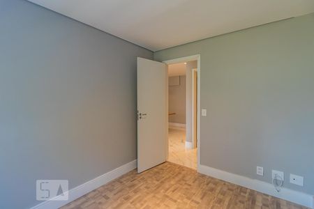 Quarto 1 de apartamento para alugar com 2 quartos, 70m² em Empresarial 18 do Forte, Barueri