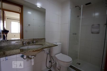 Apartamento à venda com 68m², 2 quartos e 1 vaga Apartamento à venda com 68m², 2 quartos e 1 vagaBanheiro Social