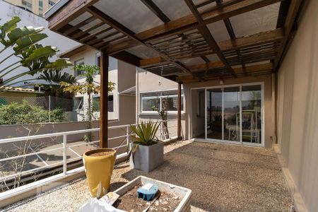 Casa à venda com 240m², 5 quartos e 4 vagas Casa à venda com 240m², 5 quartos e 4 vagasVaranda da copa/Sala de Jantar