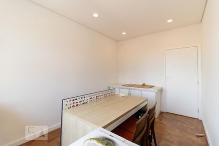 Casa à venda com 240m², 5 quartos e 4 vagas Casa à venda com 240m², 5 quartos e 4 vagasQuarto 5