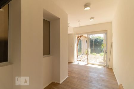 Casa à venda com 240m², 5 quartos e 4 vagas Casa à venda com 240m², 5 quartos e 4 vagasSala 2